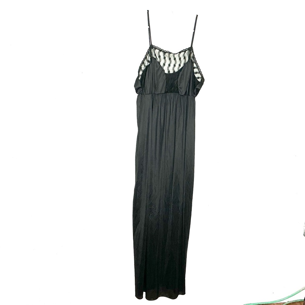 < Vintage Nancy King Chic Black Slip Dress >